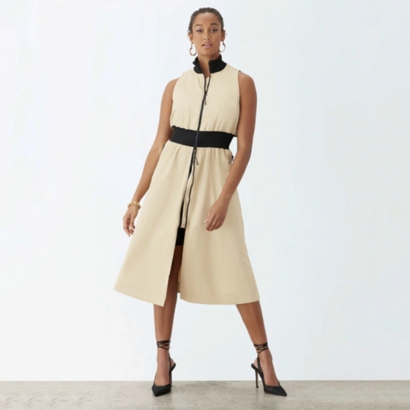 GSTQ Dresses & Skirts - GSTQ 2 Way Zip Midi Dress NEW Womens Medium Beige Black Minimalist